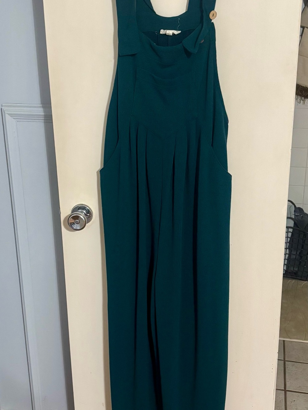 eesome Teal Sleeveless Jumpsuit with Button Strap
